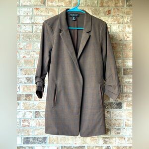 Brown & Blue plaid Blazer. No buttons on design. Pleated sleeves